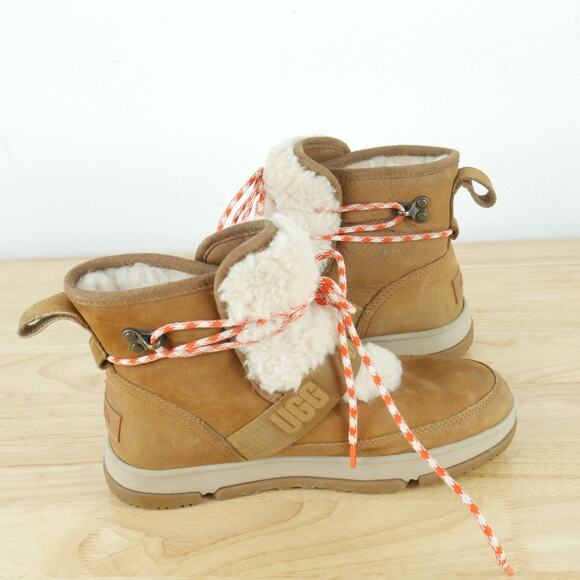Ugg Size 7 Boots Cold Weather Hiker Gorpcore Utility Shearling Brown Preppy Boho - Picture 10 of 16